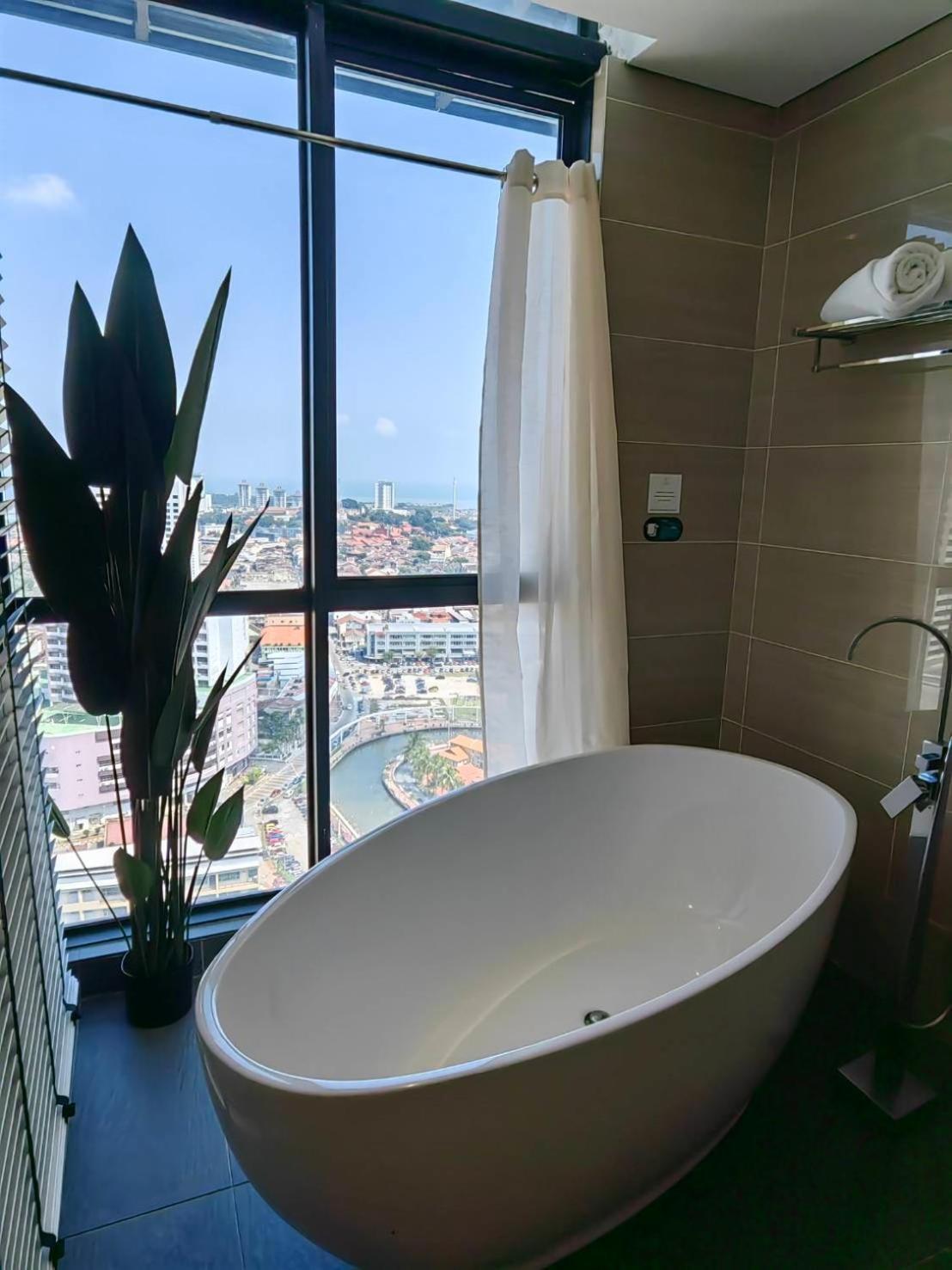 The Honeymoon Haven - 99 Residences Malacca ภายนอก รูปภาพ